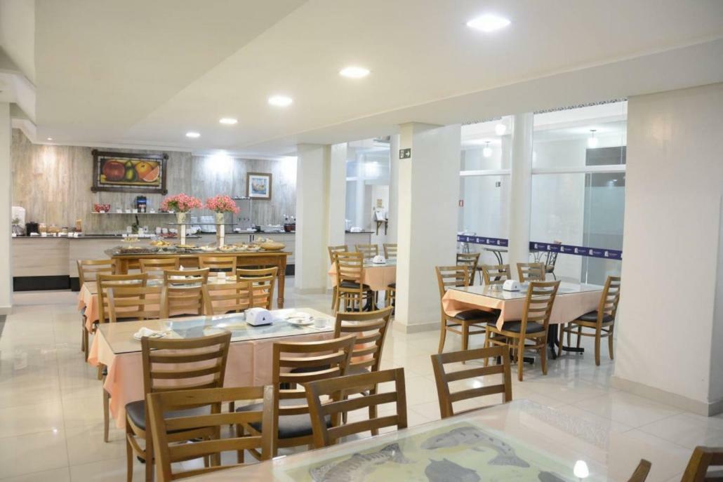Santa Mônica Palace Hotel Corumbá Esterno foto