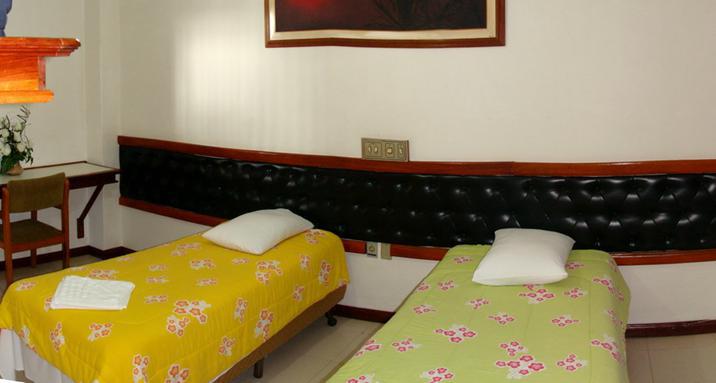 Santa Mônica Palace Hotel Corumbá Esterno foto